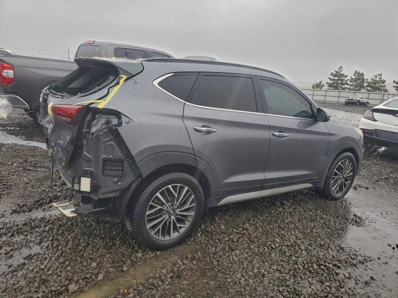 Фото 3 - HYUNDAI TUCSON