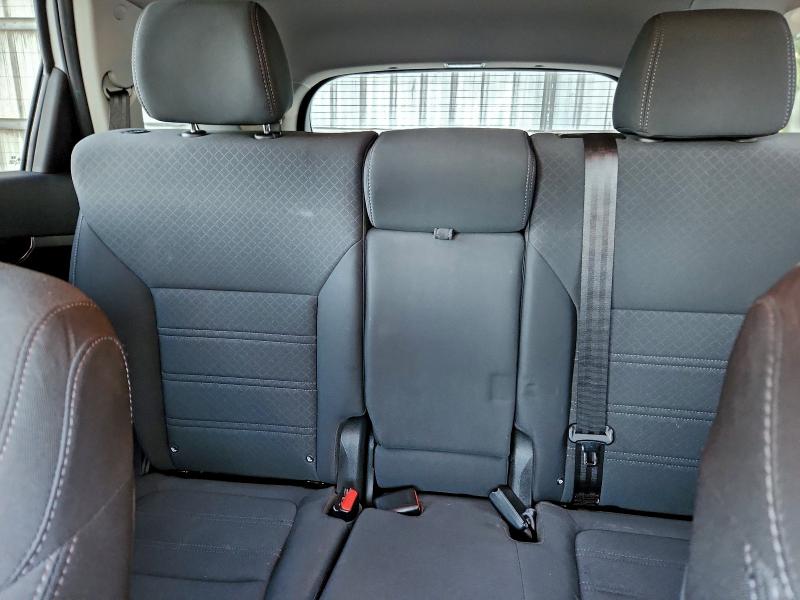 Фото 10 - KIA SORENTO