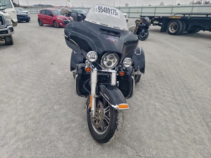 HARLEY-DAVIDSON FL 2015