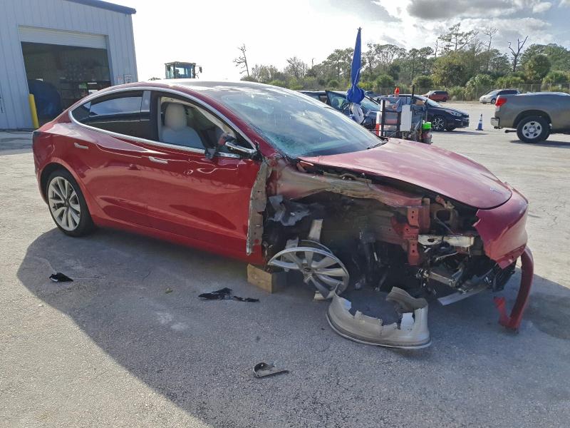 Фото 4 - TESLA MODEL 3