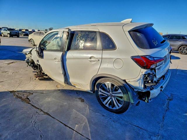 Фото 2 - MITSUBISHI OUTLANDER