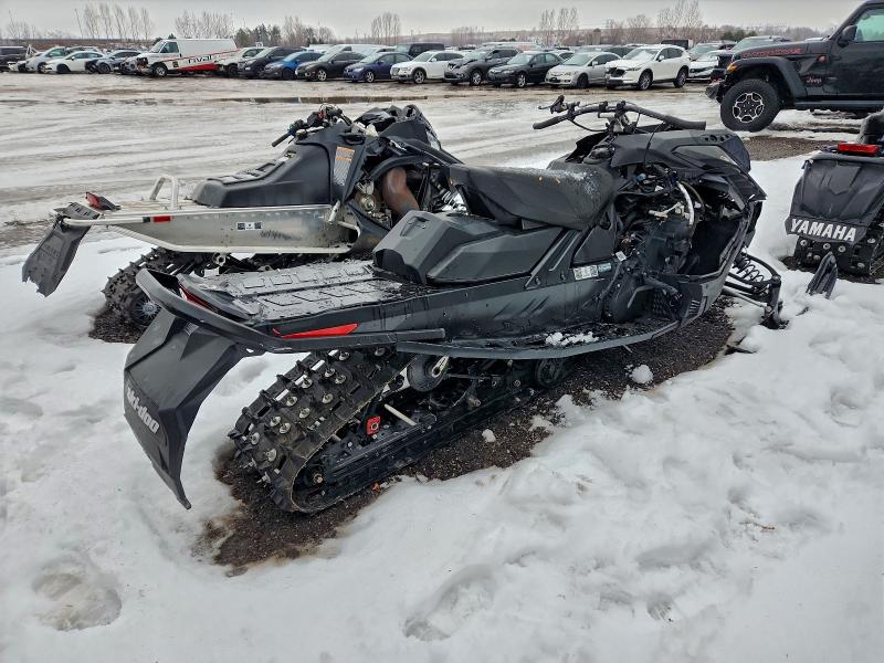SKI-DOO SNOWMOBILE 2024