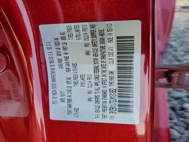 Фото 13 - MAZDA 3