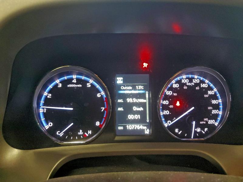 Фото 9 - TOYOTA RAV4