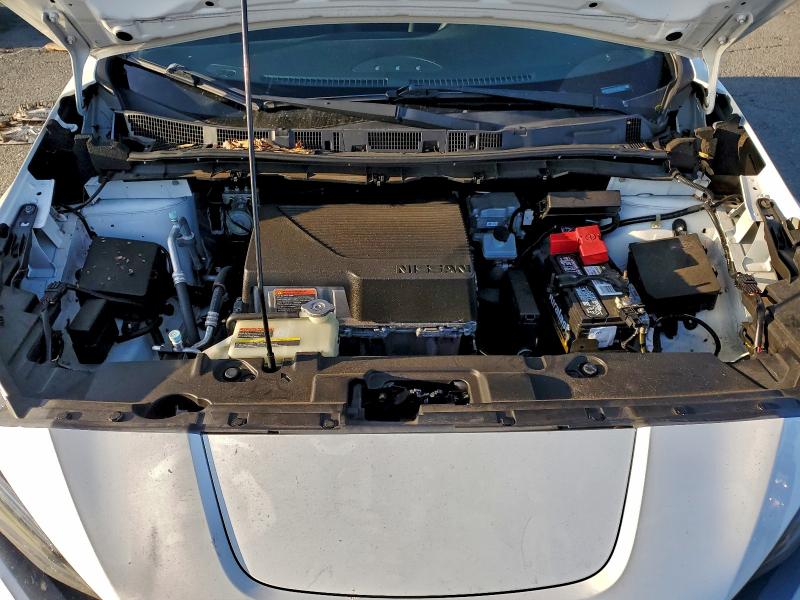 Фото 11 - NISSAN LEAF