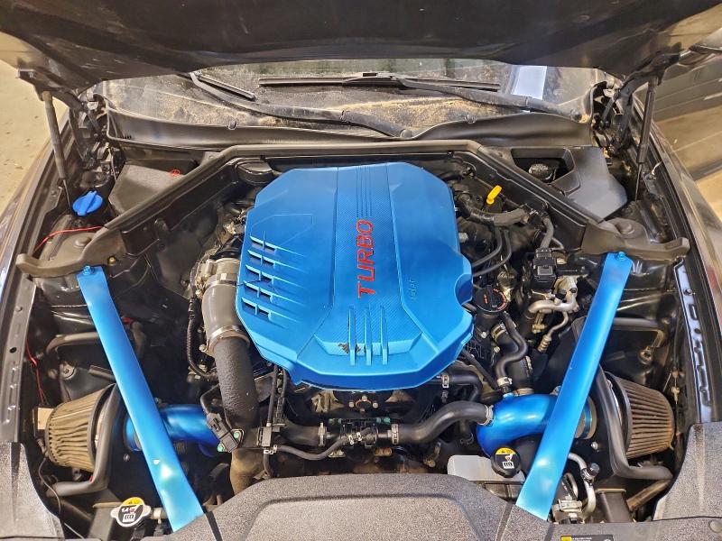 Фото 11 - KIA STINGER