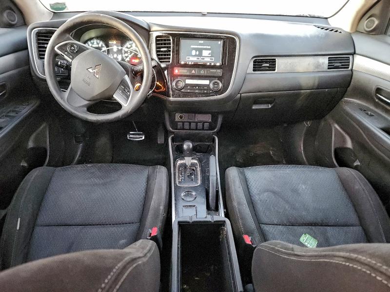 Фото 8 - MITSUBISHI OUTLANDER