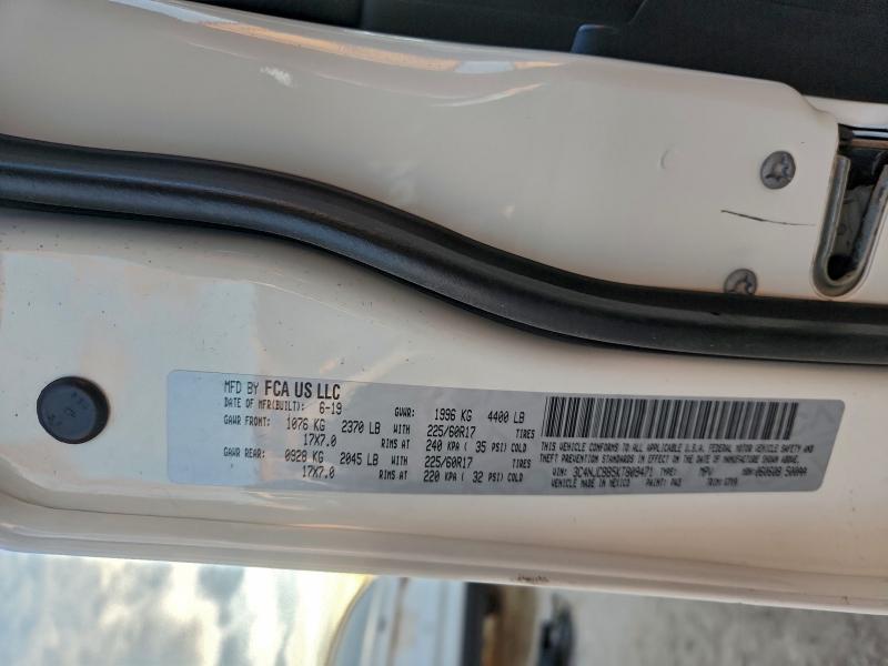 Фото 12 - JEEP COMPASS