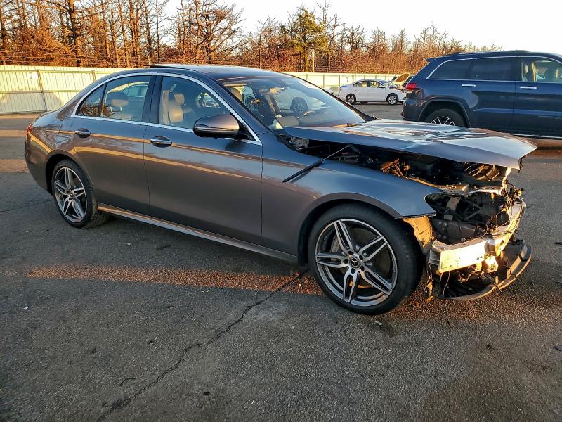 Фото 4 - MERCEDES-BENZ E-CLASS