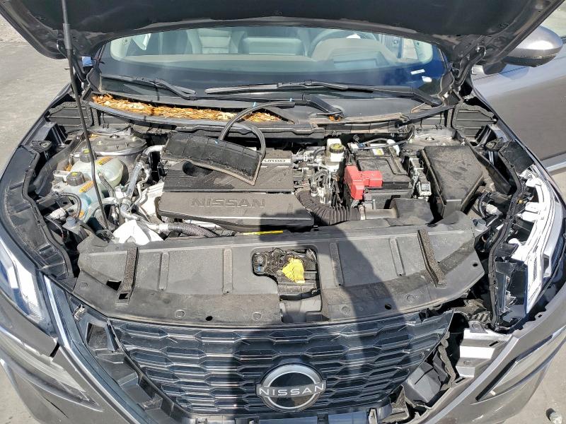 Фото 12 - NISSAN ROGUE