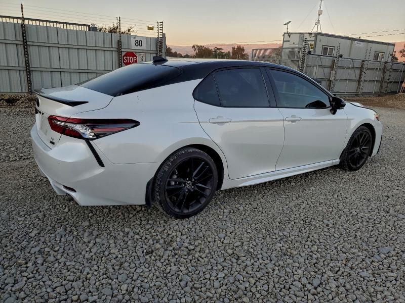 Фото 3 - TOYOTA CAMRY