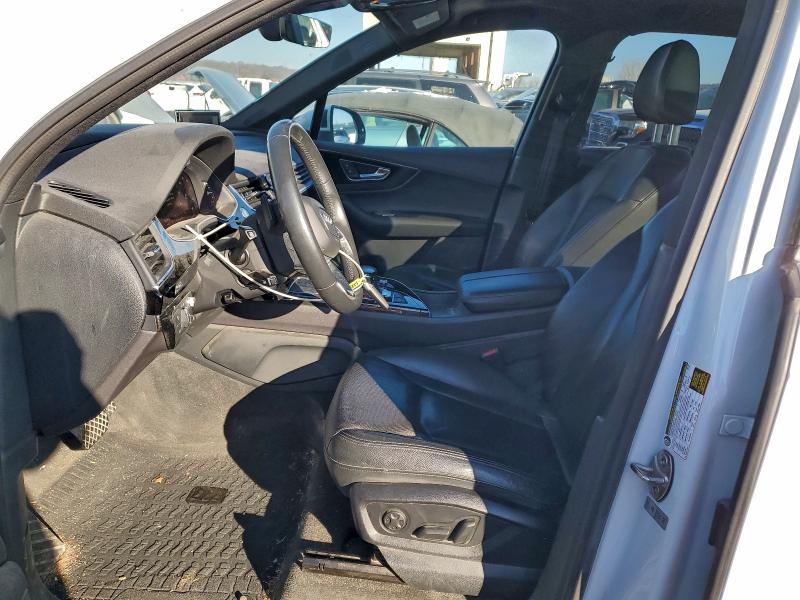 Фото 7 - AUDI Q7