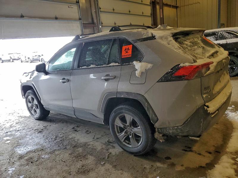 Фото 2 - TOYOTA RAV4