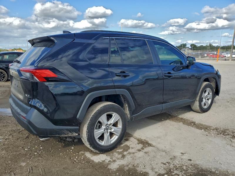 Фото 3 - TOYOTA RAV4