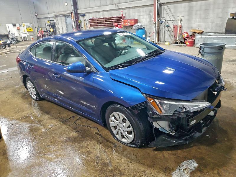 Фото 4 - HYUNDAI ELANTRA