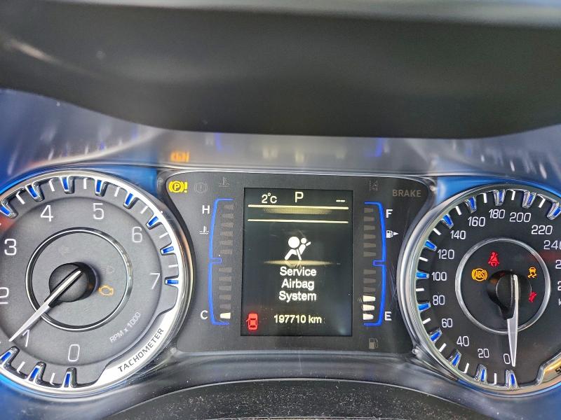 Фото 9 - CHRYSLER 200