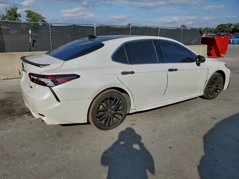 Фото 3 - TOYOTA CAMRY