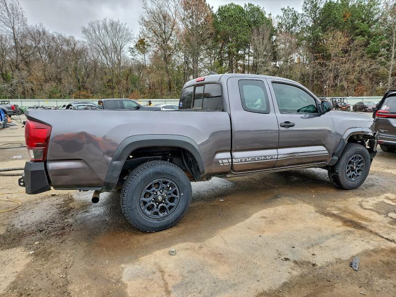 Фото 3 - TOYOTA TACOMA