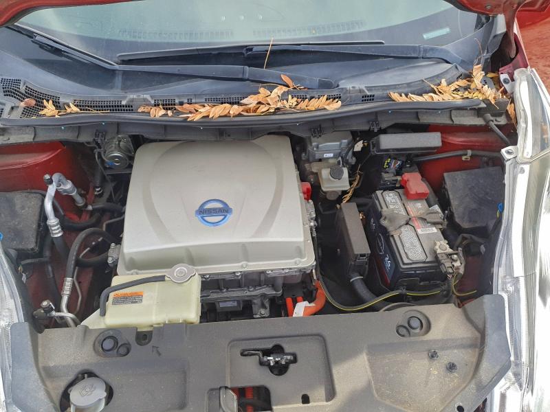 Фото 11 - NISSAN LEAF