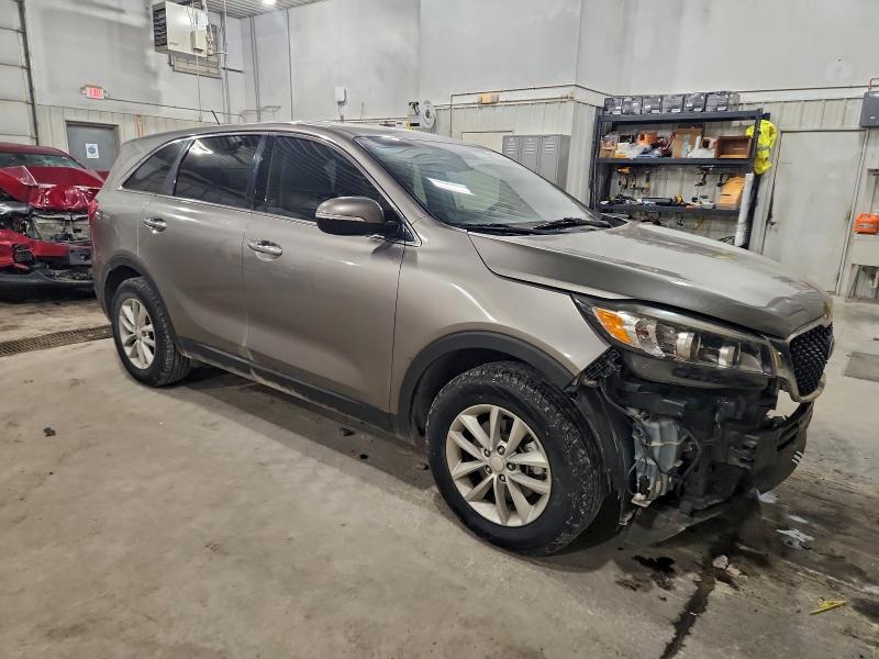 Фото 4 - KIA SORENTO