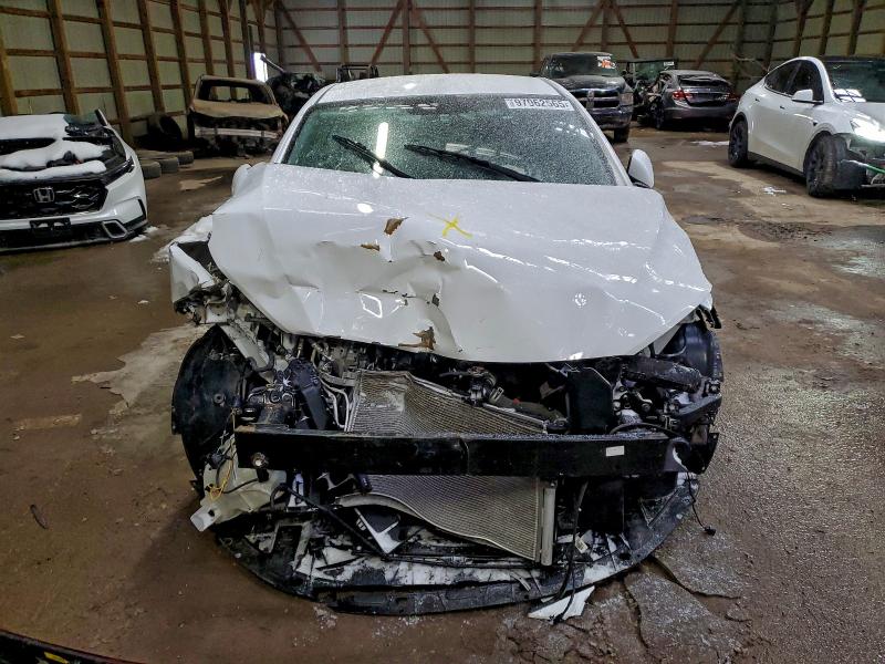 Фото 5 - HYUNDAI ELANTRA