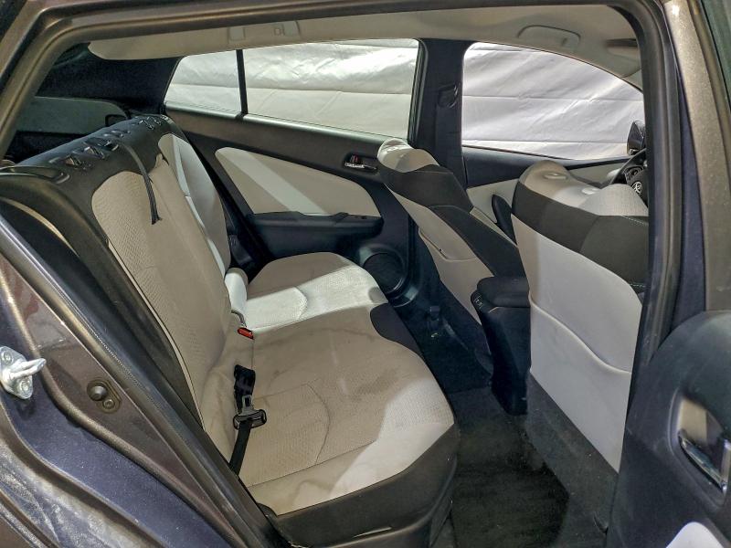 Фото 10 - TOYOTA PRIUS