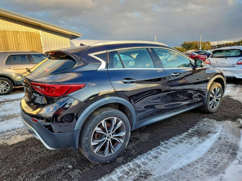 Фото 3 - INFINITI QX30
