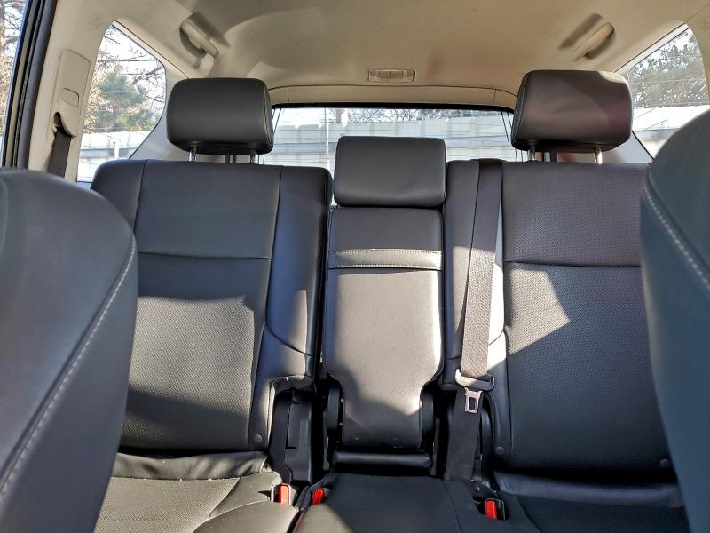 Фото 10 - LEXUS GX