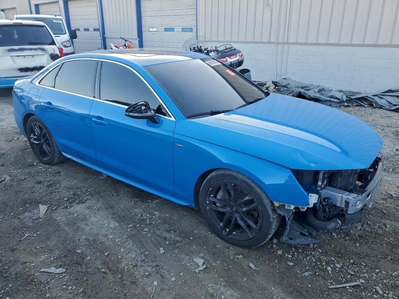 Фото 4 - AUDI A4