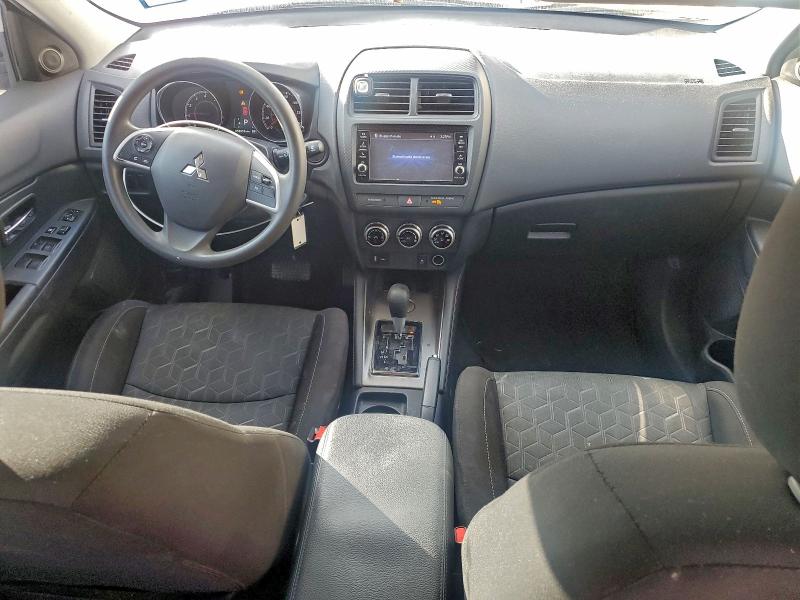 Фото 8 - MITSUBISHI OUTLANDER