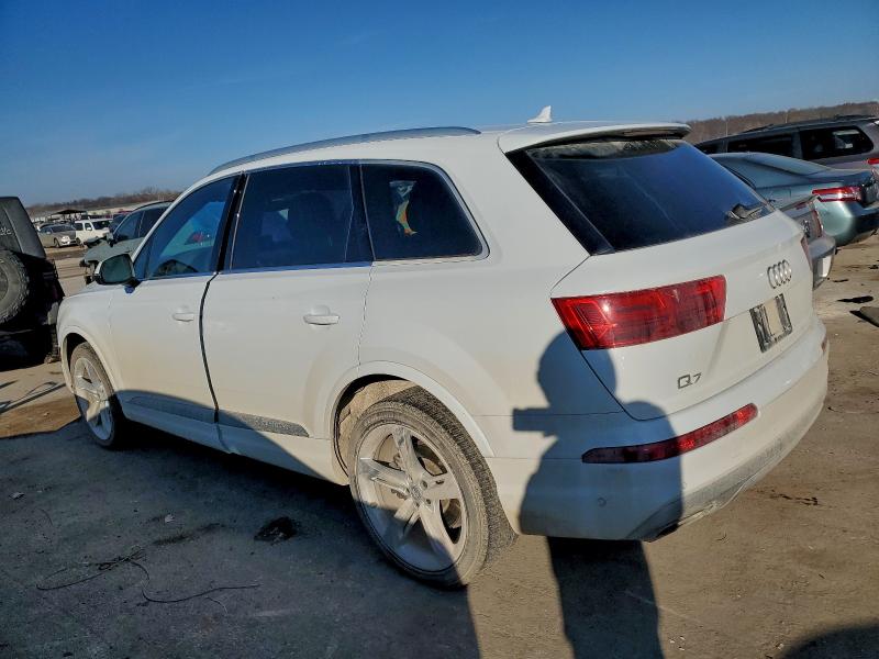 Фото 2 - AUDI Q7