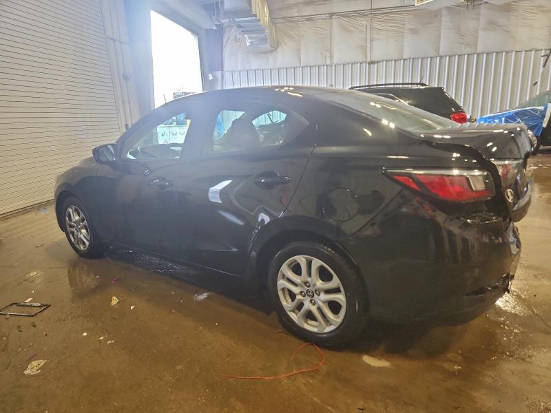 Фото 2 - TOYOTA YARIS