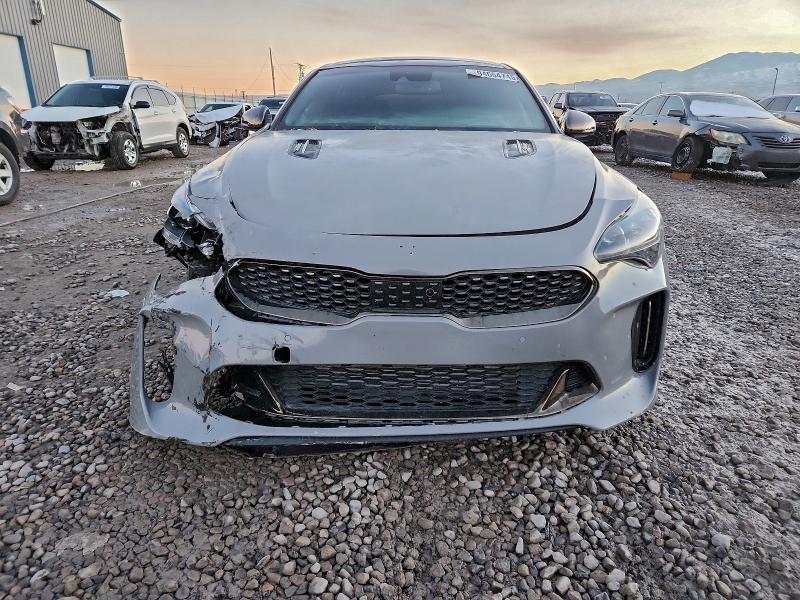 Фото 5 - KIA STINGER