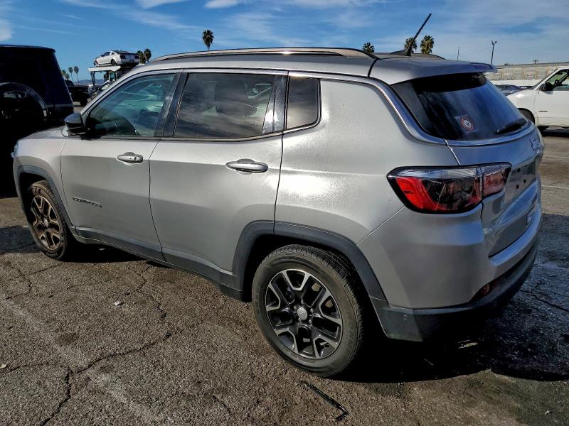 Фото 2 - JEEP COMPASS