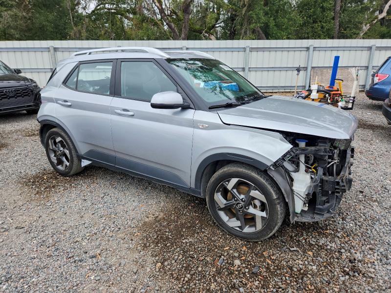 Фото 4 - HYUNDAI VENUE