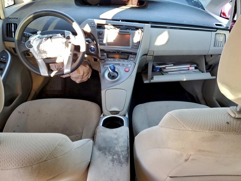 Фото 8 - TOYOTA PRIUS