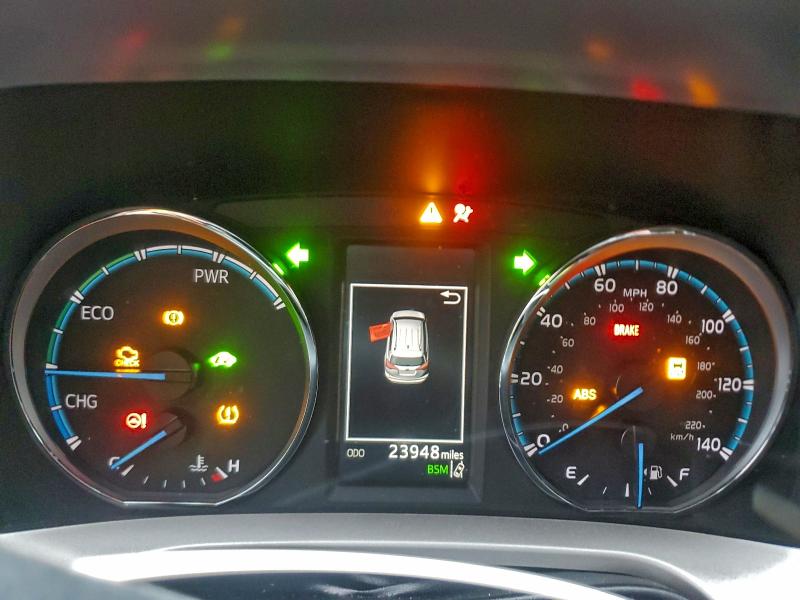 Фото 9 - TOYOTA RAV4