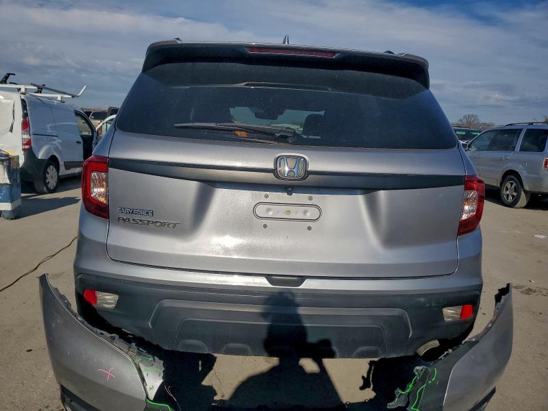 Фото 6 - HONDA PASSPORT