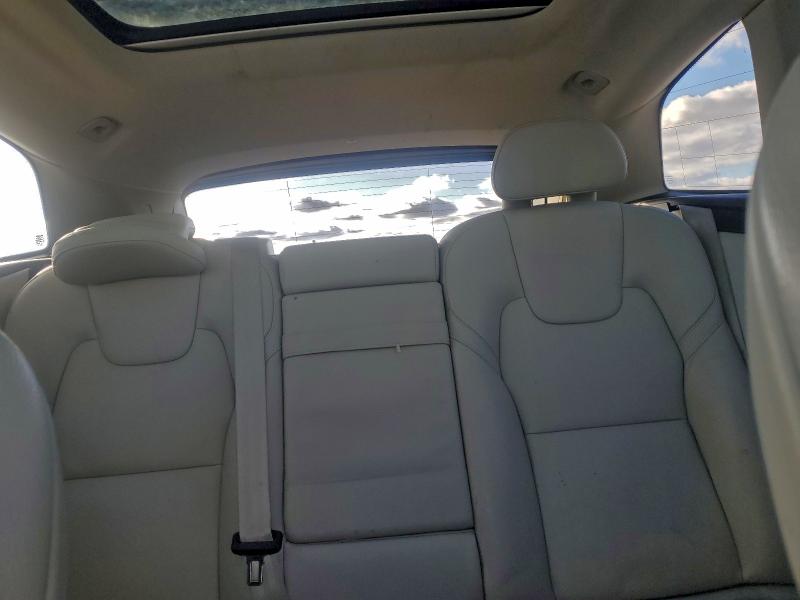 Фото 10 - VOLVO XC60