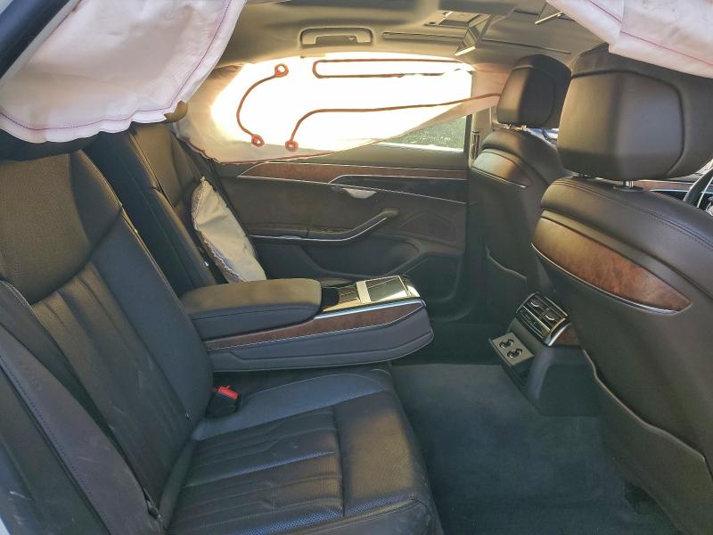 Фото 10 - AUDI A8