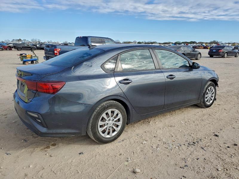 Фото 3 - KIA FORTE