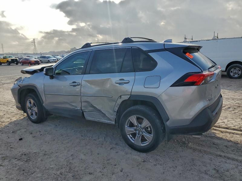 Фото 2 - TOYOTA RAV4