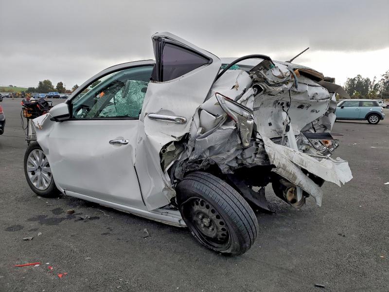 Фото 2 - NISSAN VERSA