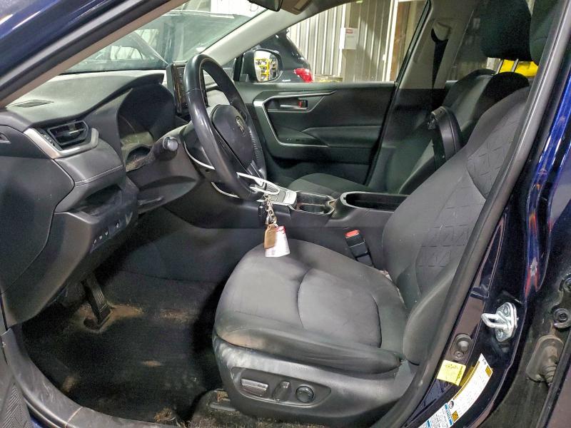 Фото 7 - TOYOTA RAV4