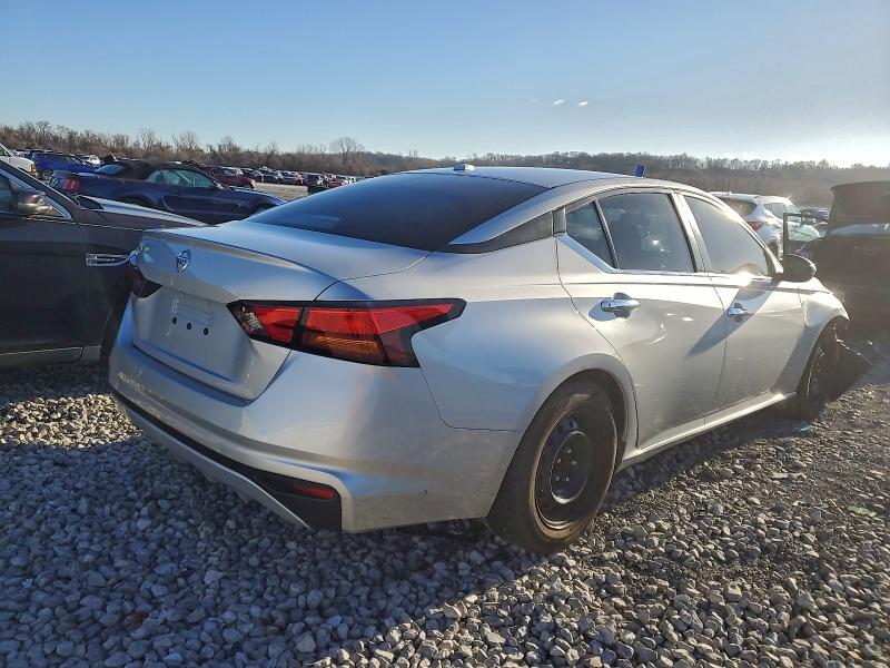 Фото 3 - NISSAN ALTIMA