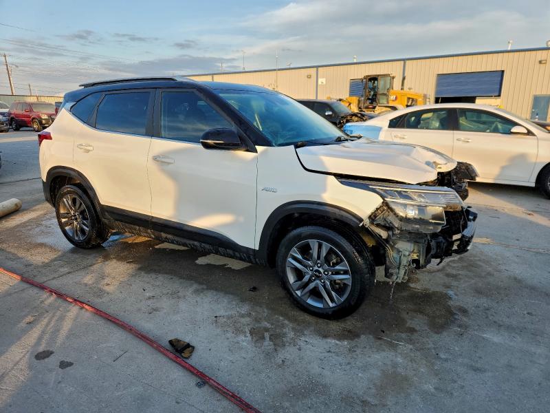 Фото 4 - KIA SELTOS