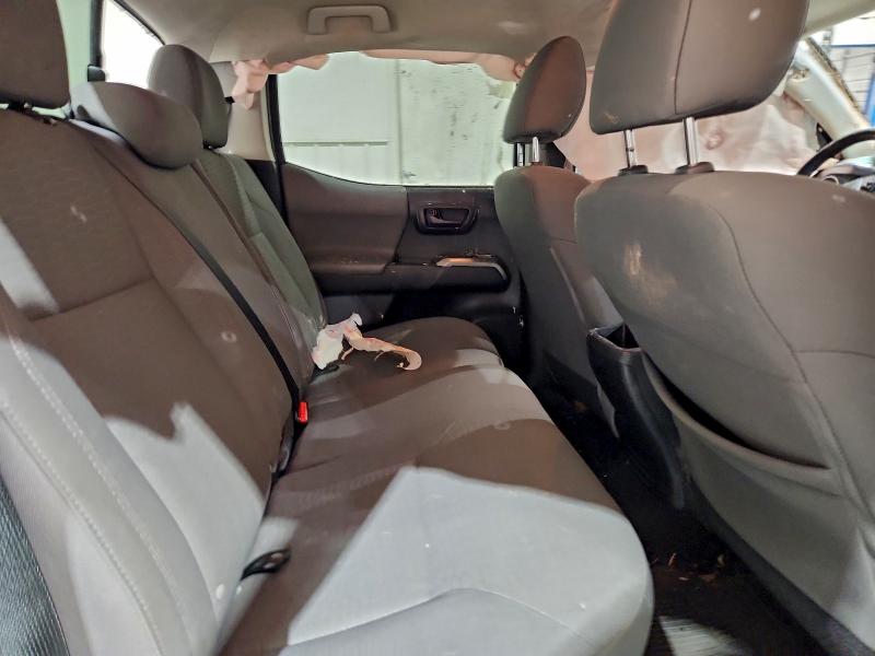 Фото 10 - TOYOTA TACOMA