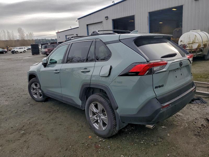 Фото 2 - TOYOTA RAV4