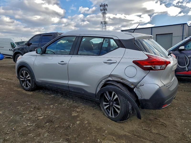 Фото 2 - NISSAN KICKS