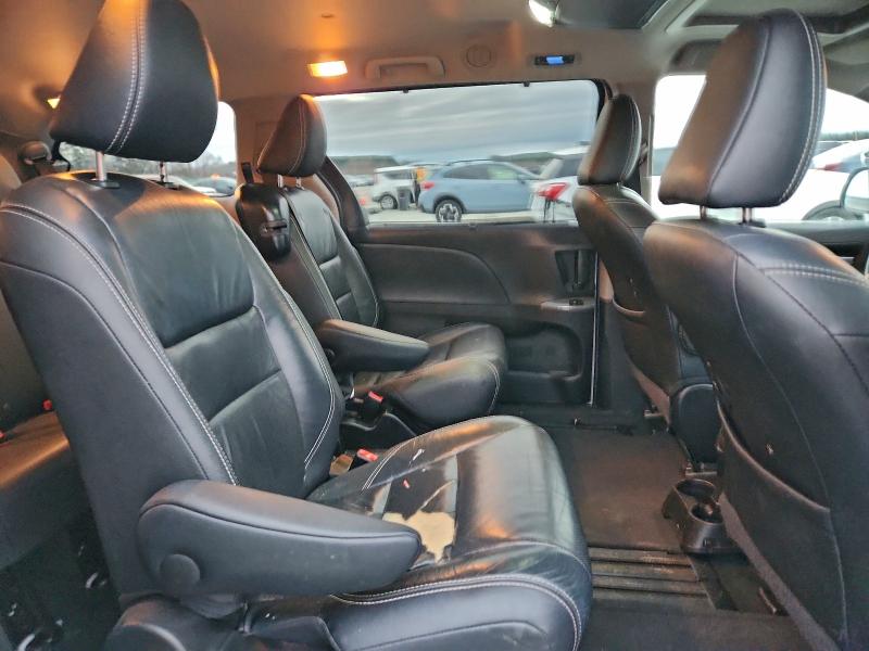 Фото 11 - TOYOTA SIENNA